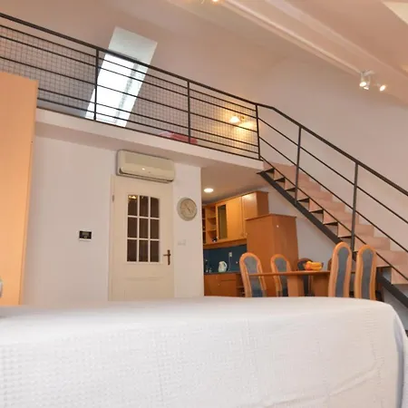 Apartment Vektor Golf