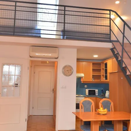 Vektor Golf Apartment